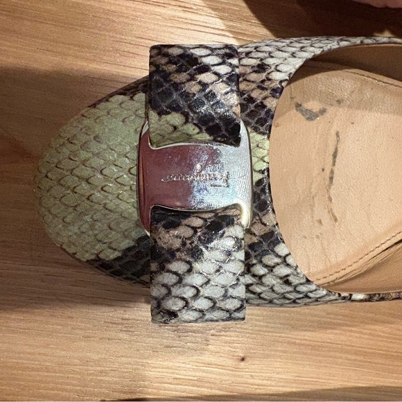 Salvatore Ferragamo Snake Print Flats with Bow - Picture 5 of 6